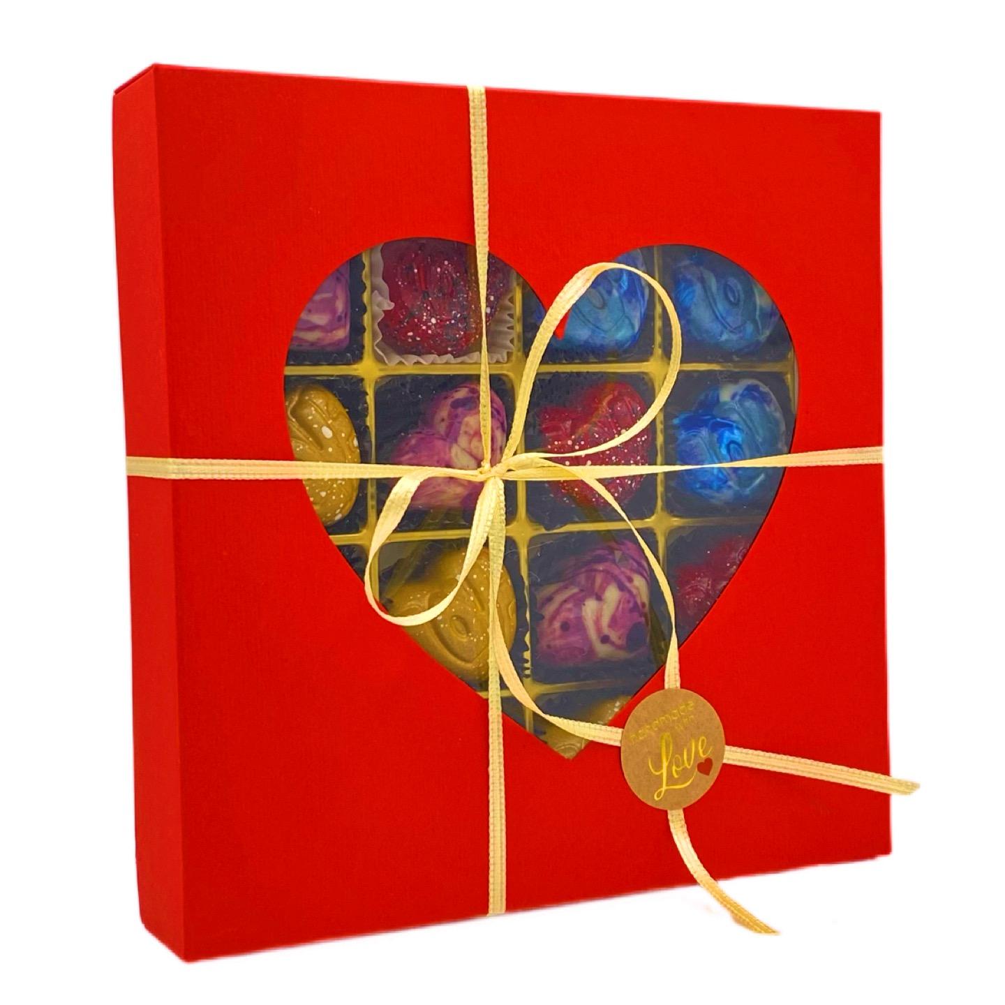 Pralinenvariation | 16 Herzpralinen  in roter Herzschachtel  | PralinenArt