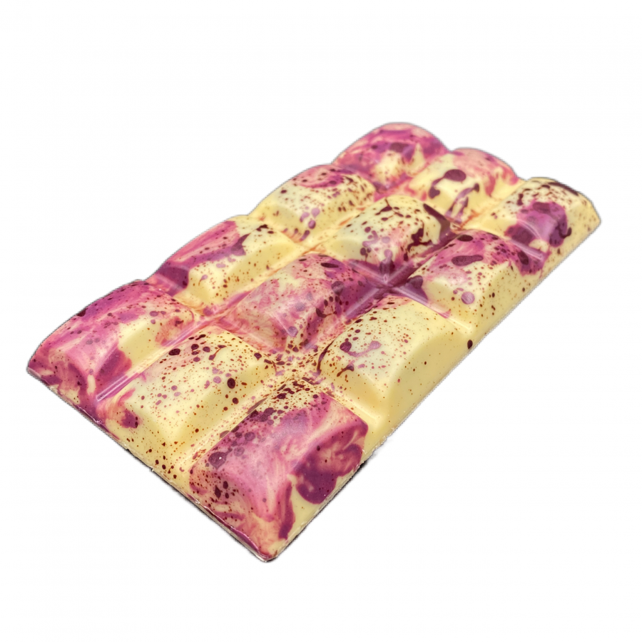 Cindys Brombeertraum - handgemachte Schokoladentafel aus weißer belgischer Schokolade gefüllt mit einer fruchtig frischen Füllung aus Brombeeren auf cremiger Cheesecake Ganache