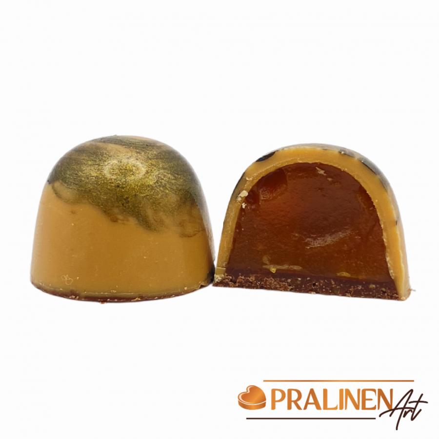 handgemachte Praline mit einer gesalzenen Erdnuss in Karamell von Pralinenart