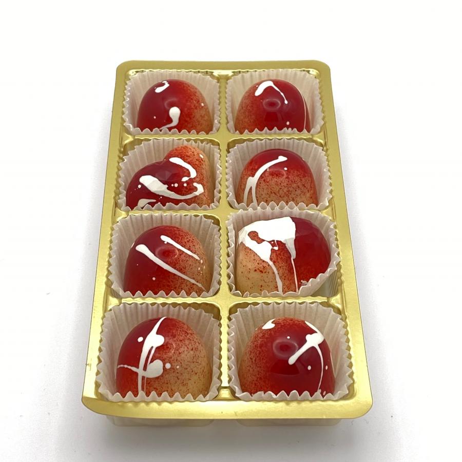 8 handgefertigte Pralinen aus Belgischer Schokolade von Pralinenart mit Erdbeere auf Joghurt handgefüllt