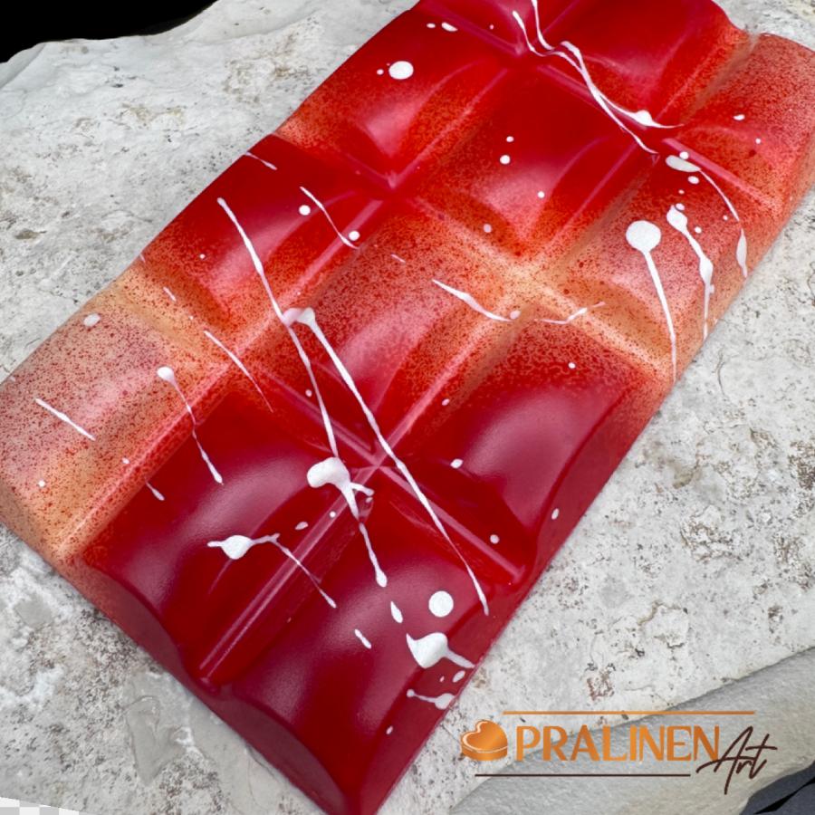 Schokoladentafel mit Erdbeere und Joghurt