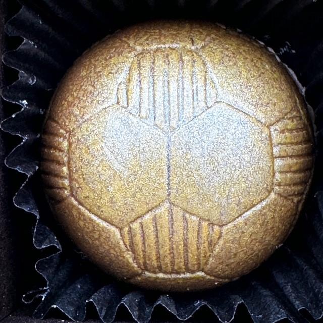 WM Praline zur Fußballweltmeisterschaft 2026 vollmilchschokolade gefüllt mit Walnuss Honig und Joghurt