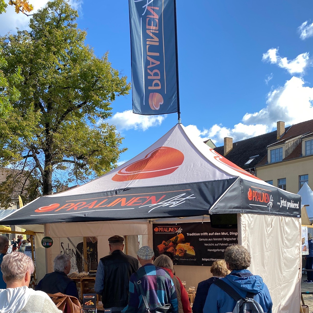 Ein süßes Highlight auf dem 28. Rheinsberger Töpfermarkt: Pralinen für Genießer!