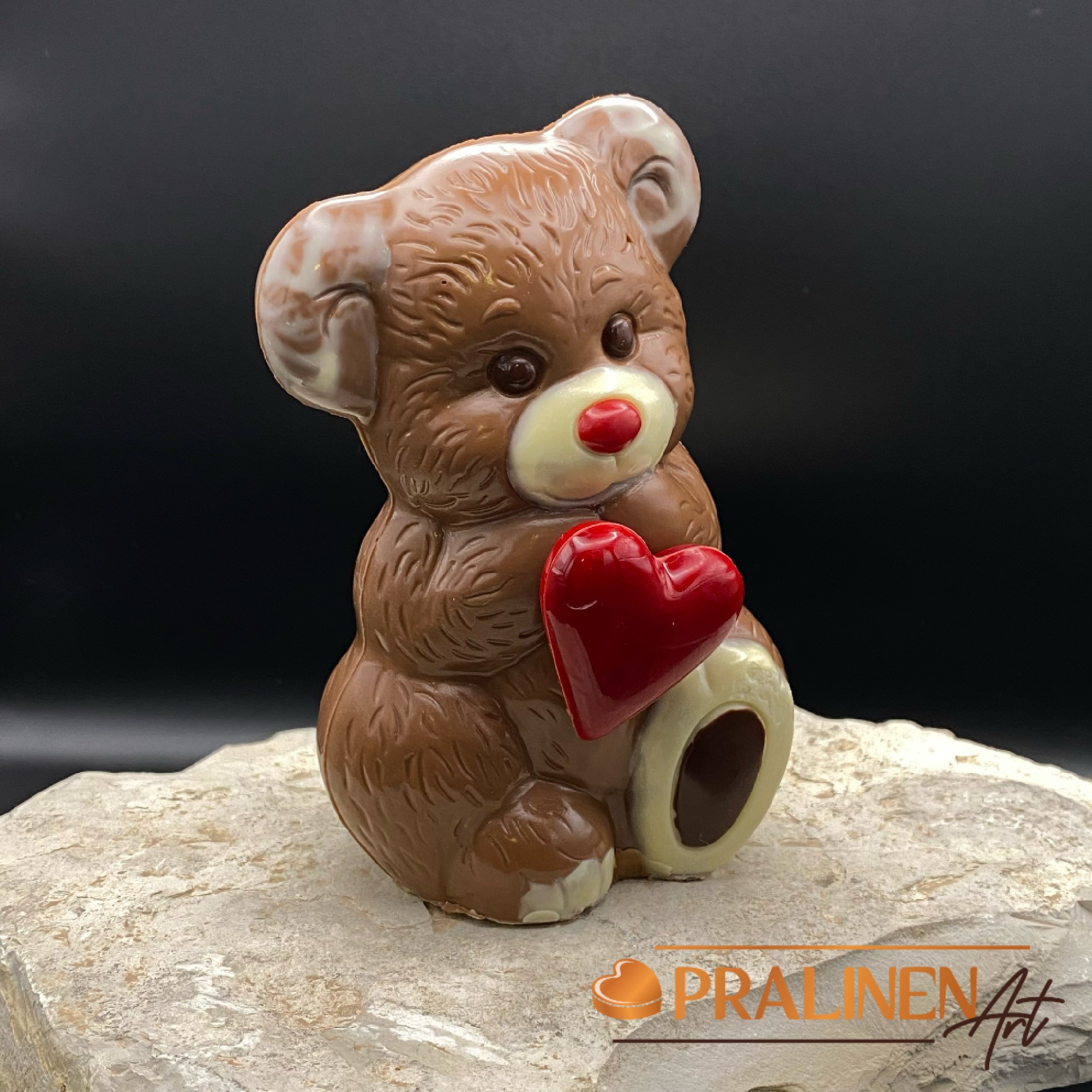 Geschenke zum Valentinstag:  Schokoladen-Teddy mit Schokoladenherz