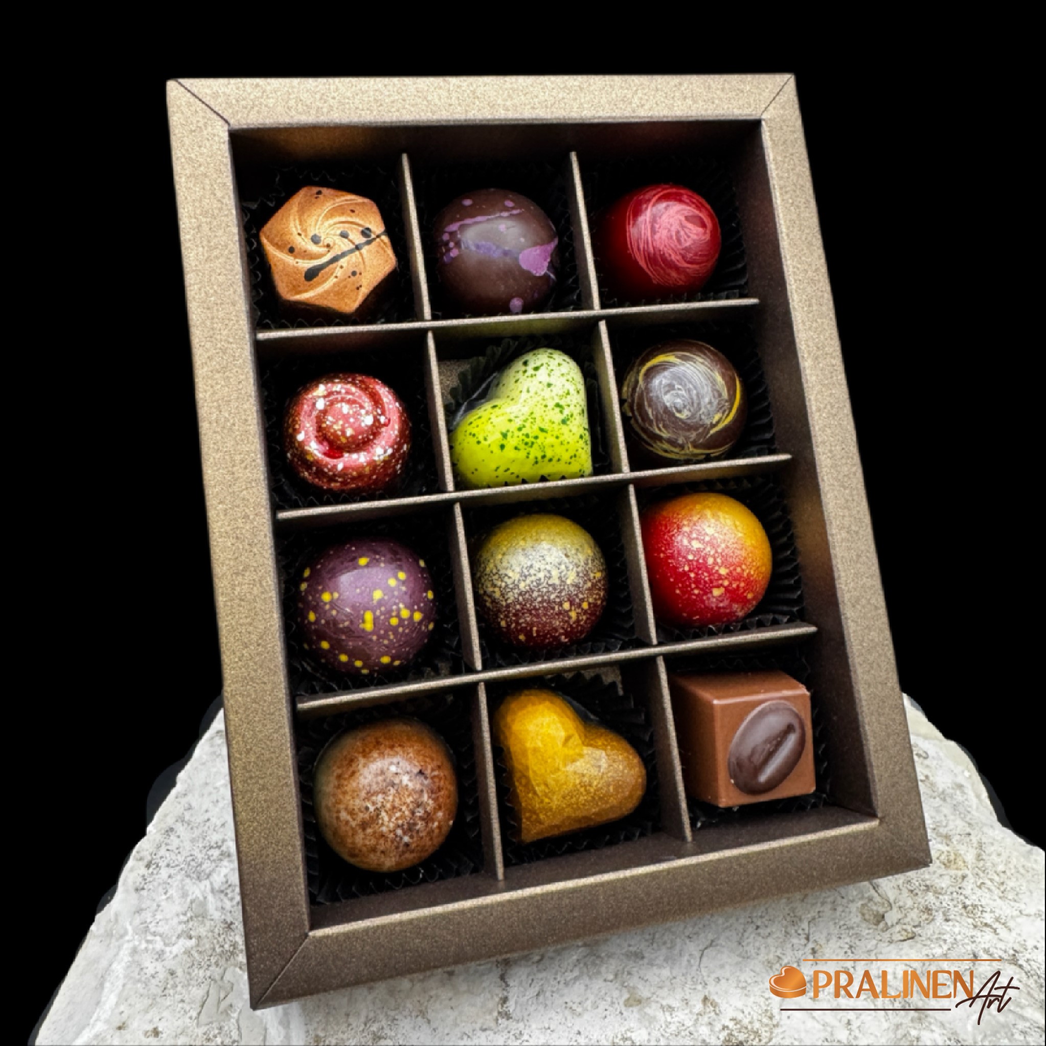 Neu im Shop: Christmas Day No. 2 &ndash; Winterliches Pralinensortiment mit 12 einzigartigen Genussmomenten